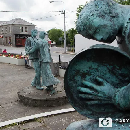 Patsy's Place Appartamento Milltown Malbay